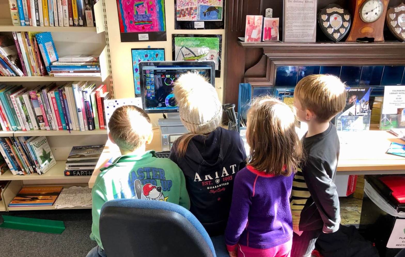 Colinsburgh Community kids in library